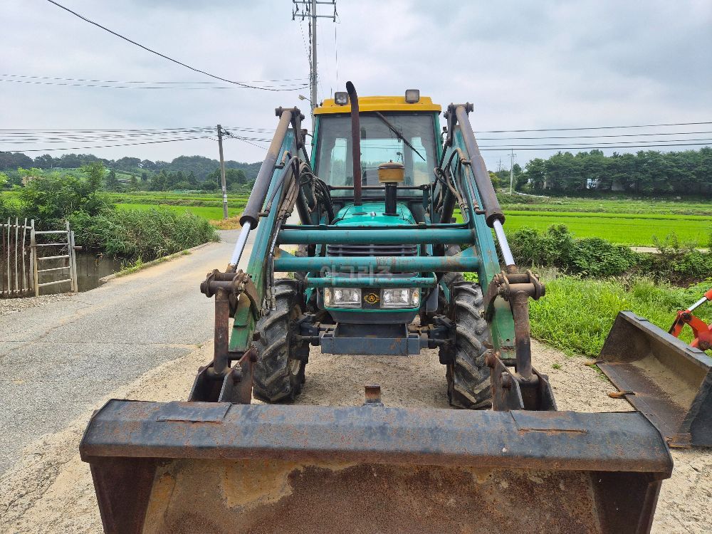 대동 트랙터 D62 (62마력)