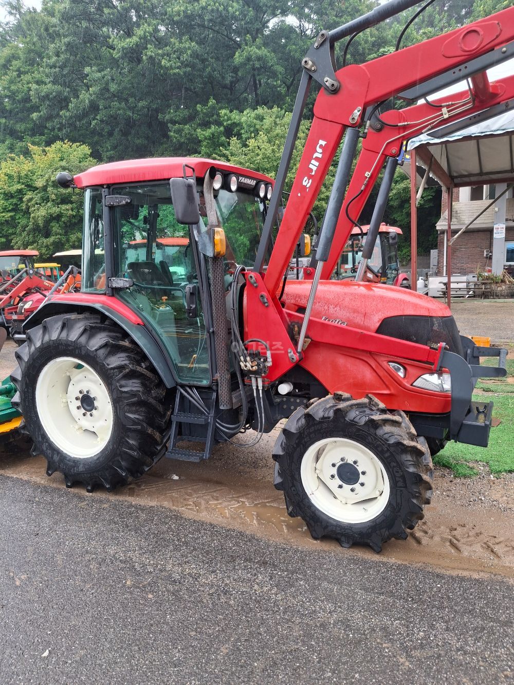 Yanmar Tractor EG83Y (83hp) 뒤우측면