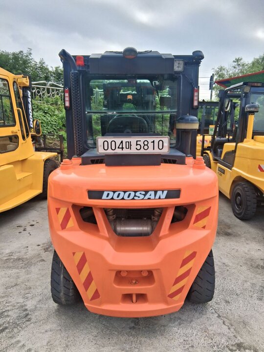  Forklift 4.5톤.3단 (4.5톤)