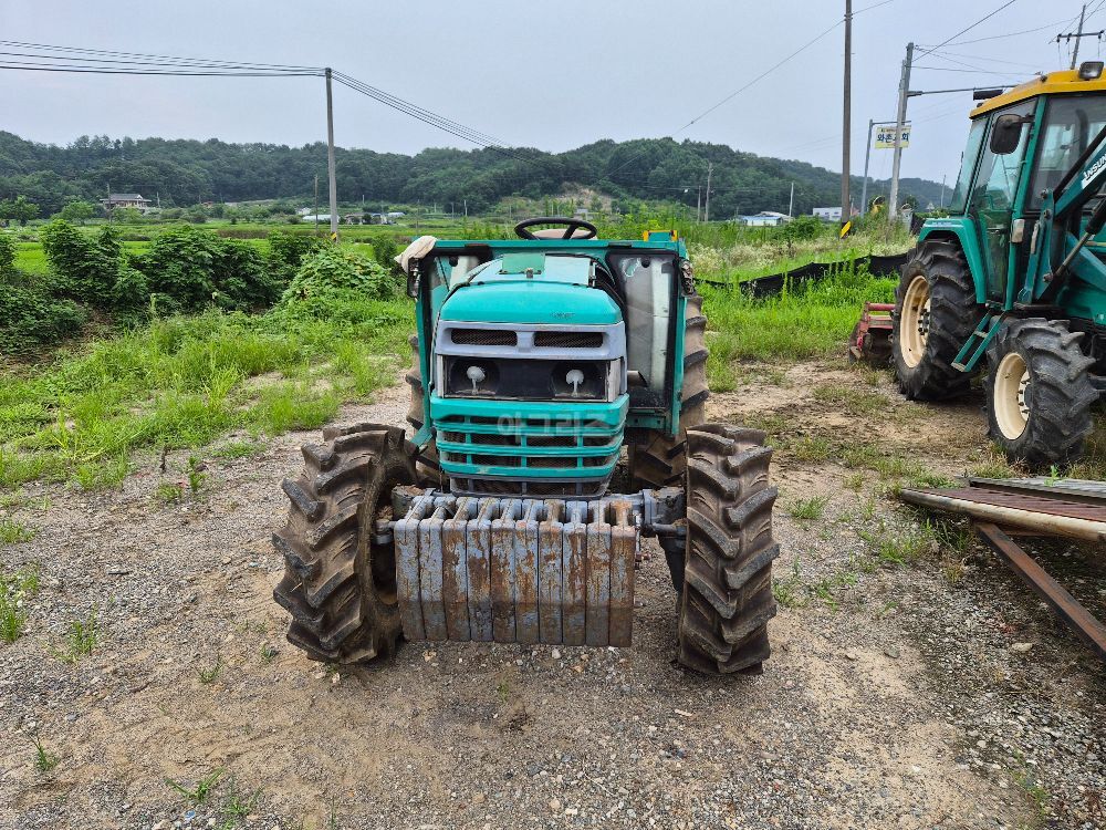 Daedong Tractor D400 (43hp)
