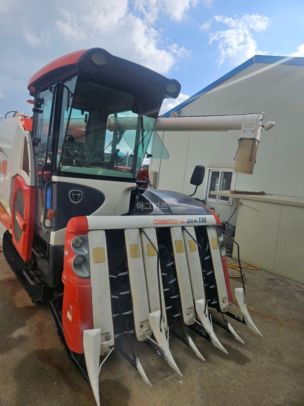 Daedong Combine Harvester DXM110 (6Rows)