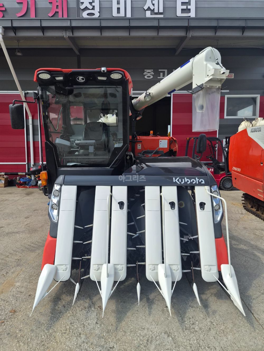 Kubota Combine Harvester ZR6130 (6Rows)