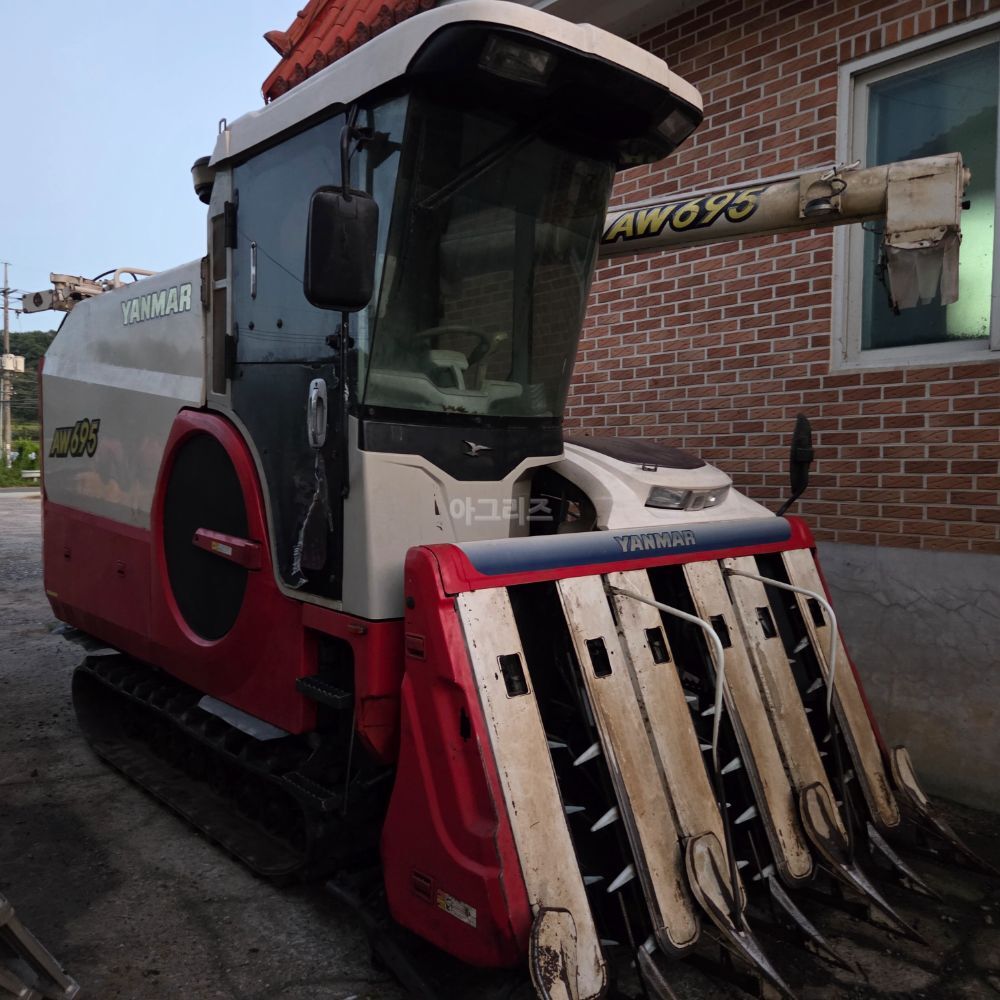 얀마 콤바인 AW695 (6조식) 뒤우측면