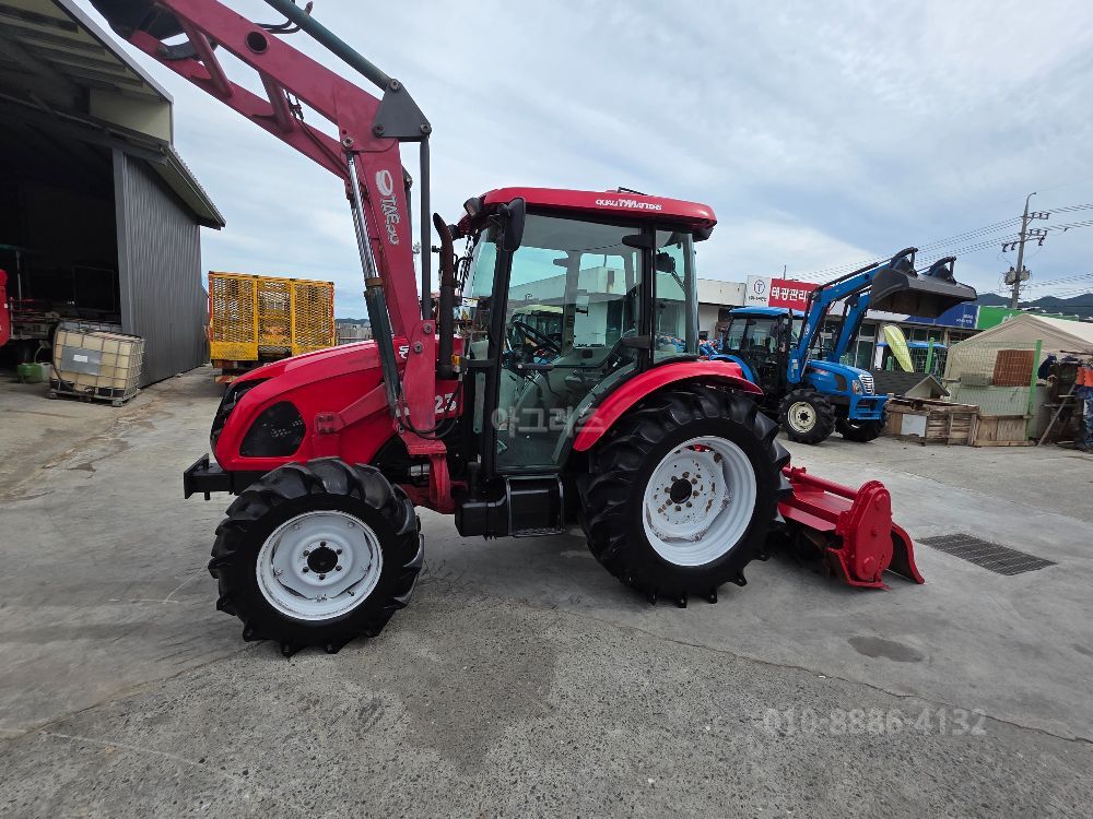 TYM 트랙터 T623 (62마력) 뒤우측면