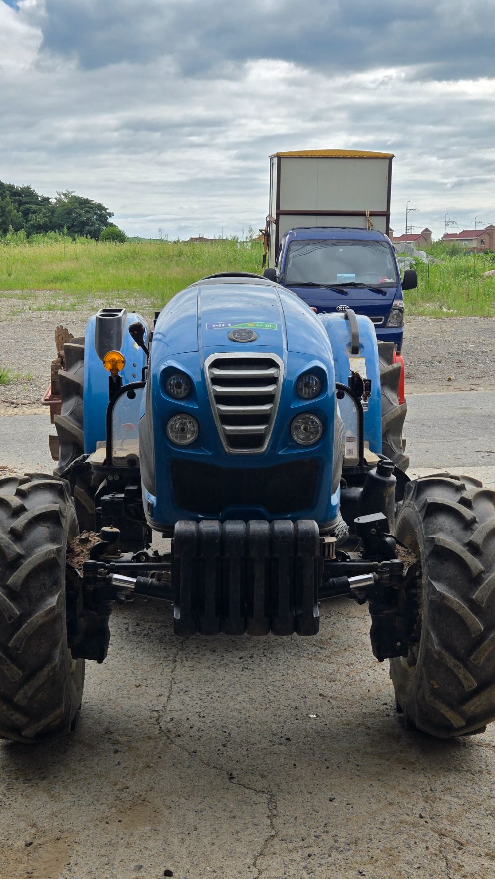 LS Tractor XR4160 (58.9hp)
