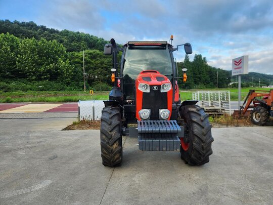 Kubota Tractor M6-1431 (143hp)