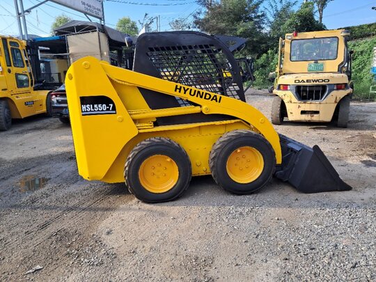 현대 스키드로더 HSL550-7