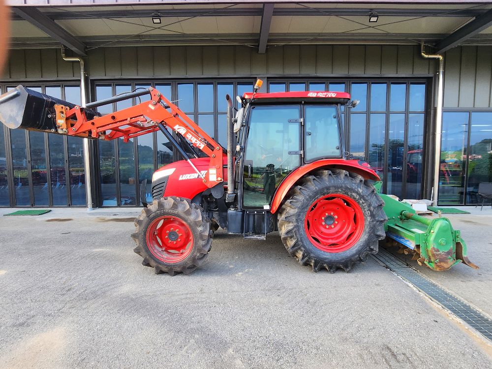 Kukje Tractor LUXEN700 (70hp) 뒤우측면