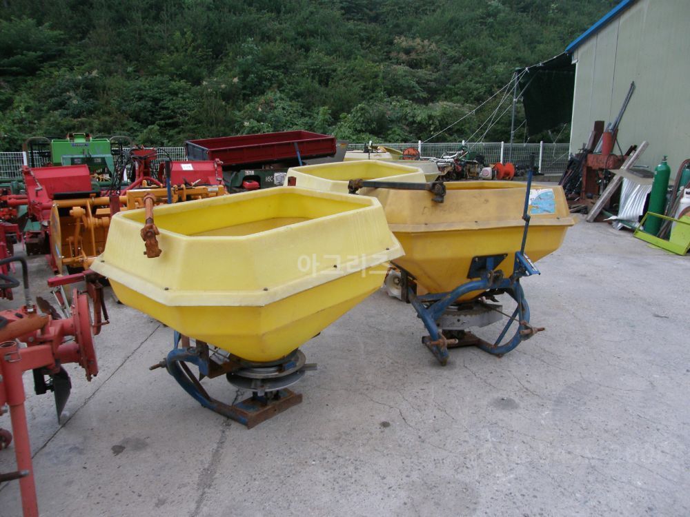 세원산업 비료살포기 비료살포기 SW-SF-320-250L