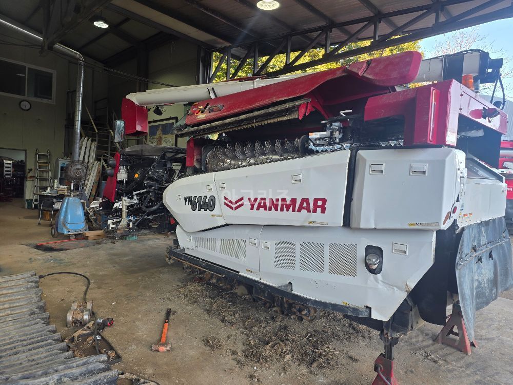 Yanmar Combine Harvester YH6140 (6Rows) 뒤우측면