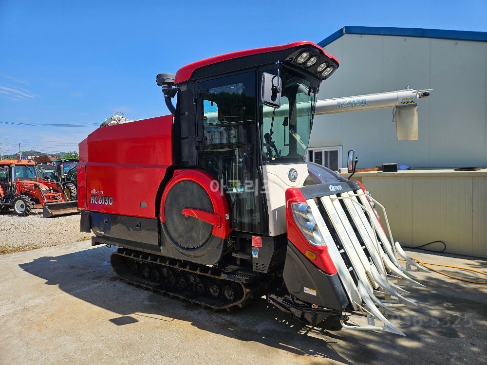 국제 콤바인 KC6130 (6조식)