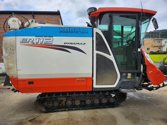 Kubota Combine Harvester ER112 (6Rows)