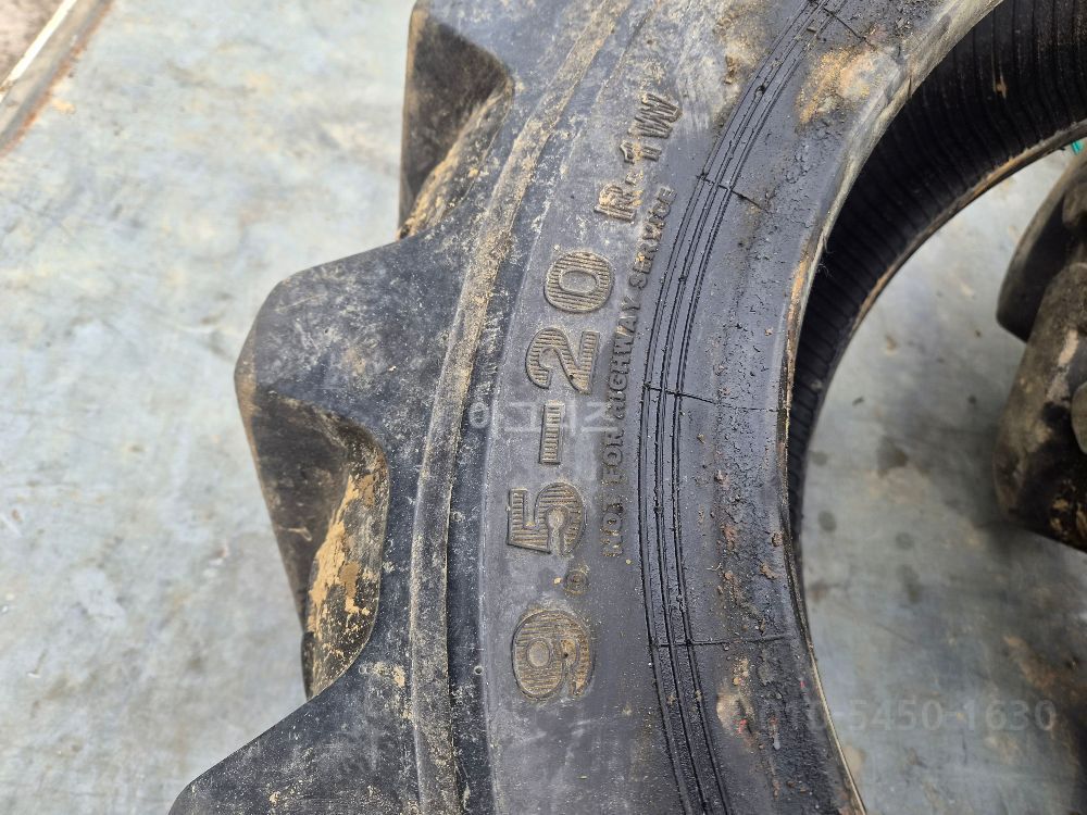  9.5=20타이어 9.5-20타이어