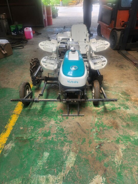 Kubota 구보다반자동이식기KP-100KR KP-100KR 