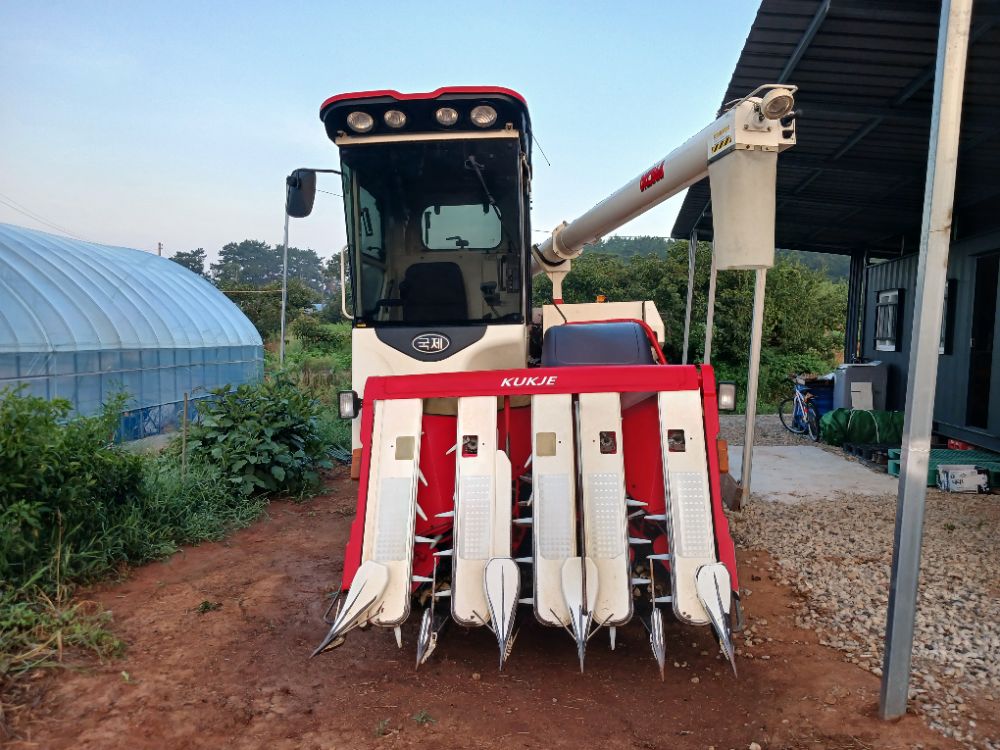 Kukje Combine Harvester DKC865 (5Rows) 앞좌측면