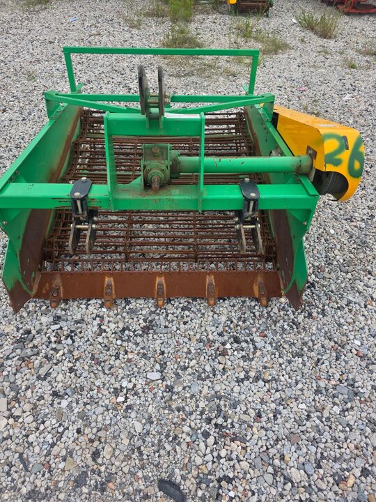  땅속작물수확기 SH-1500J  앞좌측면