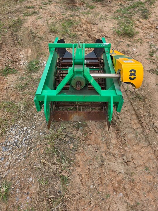  땅속작물수확기 SH-700B  앞좌측면