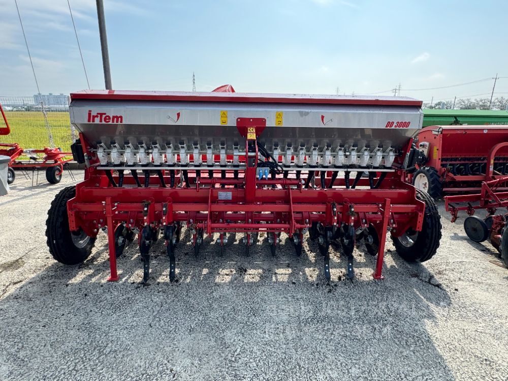 IRTEM 목초 파종기 UD3000