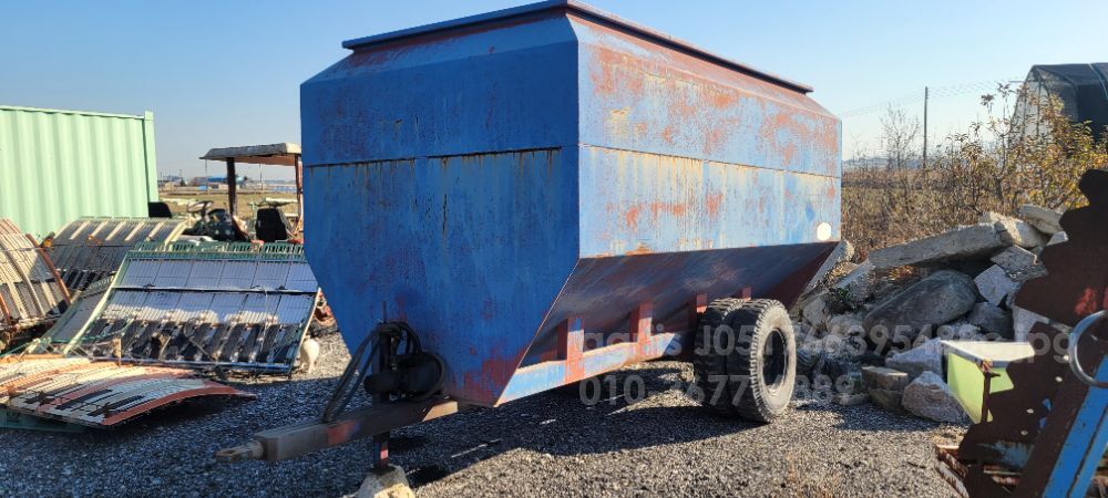  곡물탱크 트랙터견인형 곡물탱크 