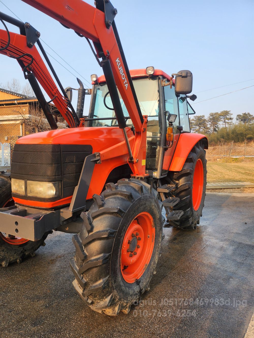 Kubota Tractor M125X (125hp) 뒤우측면
