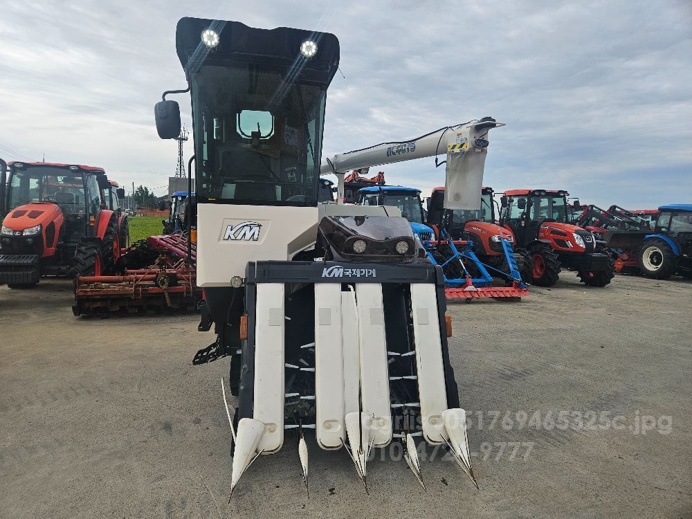 Kukje Combine Harvester KC4075 (4Rows)