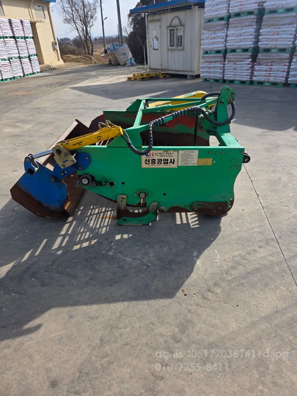  돌수집기,땅속작물수확기 SH-1400JS  뒤우측면