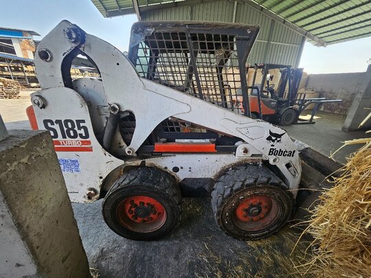  Skid steer loader S185 