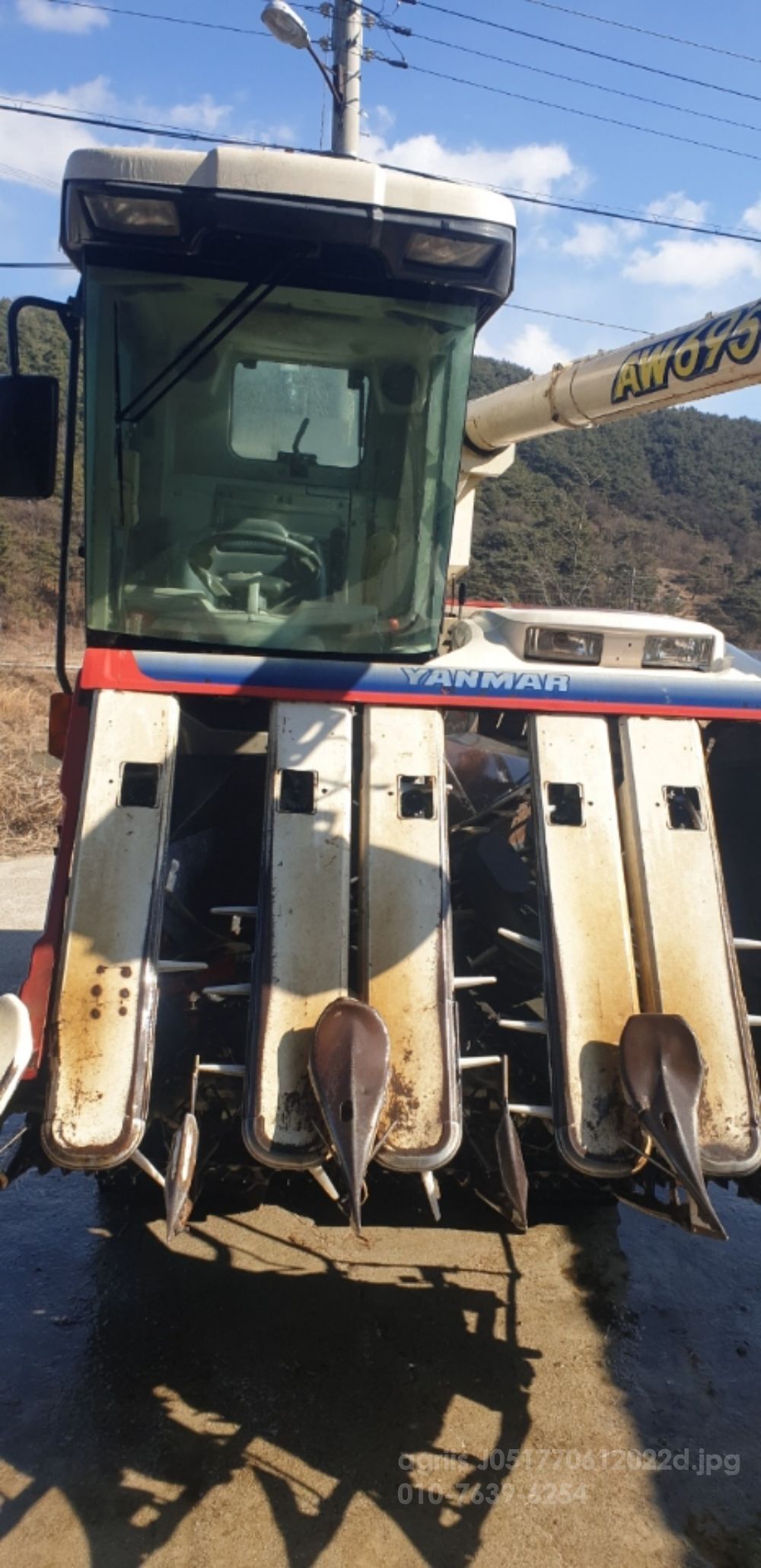 얀마 콤바인 AW695 (6조식) 뒤우측면