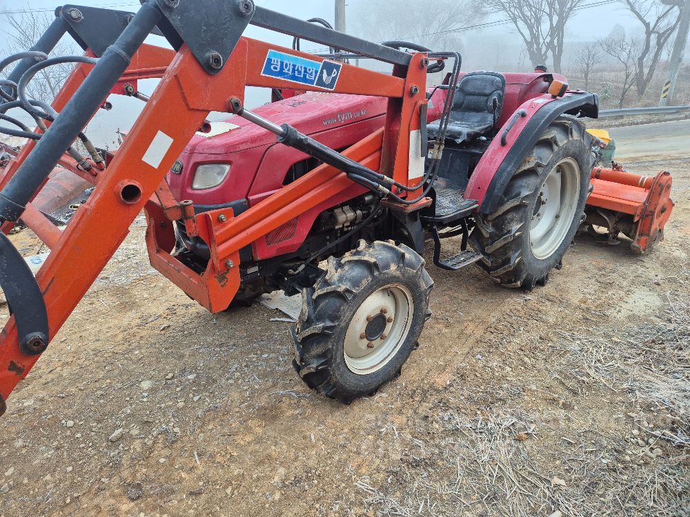TYM Tractor T352 (35hp) 뒤우측면