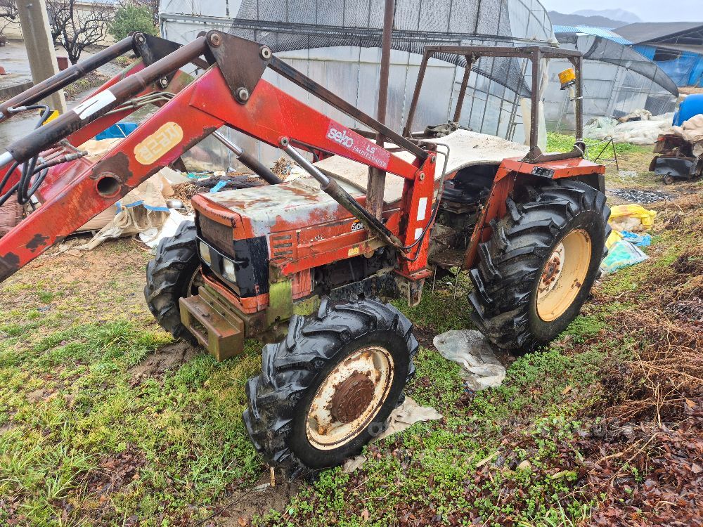 뉴홀랜드 트랙터 82-94DT (82마력)