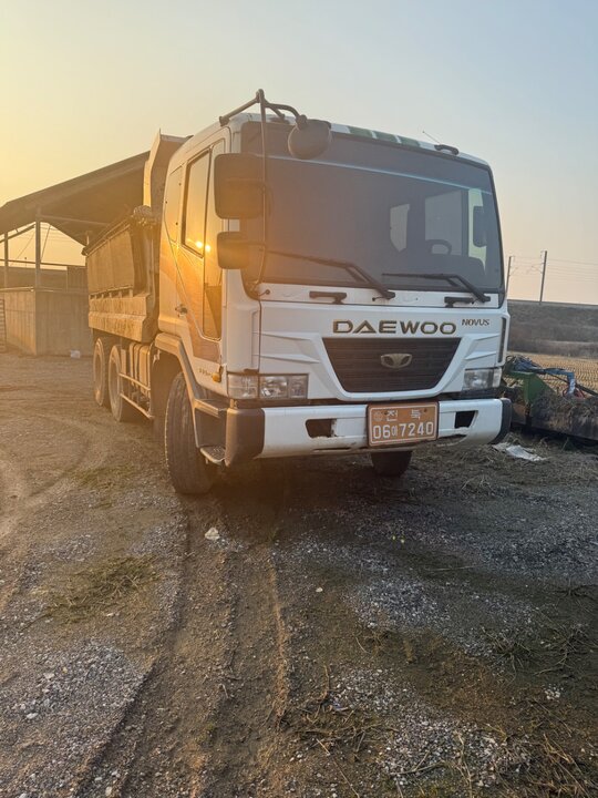 TYM Tractor T1003 (100hp)