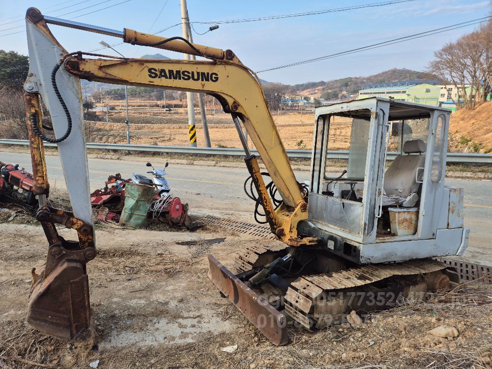 삼성포크레인 굴삭기 25 (5톤)