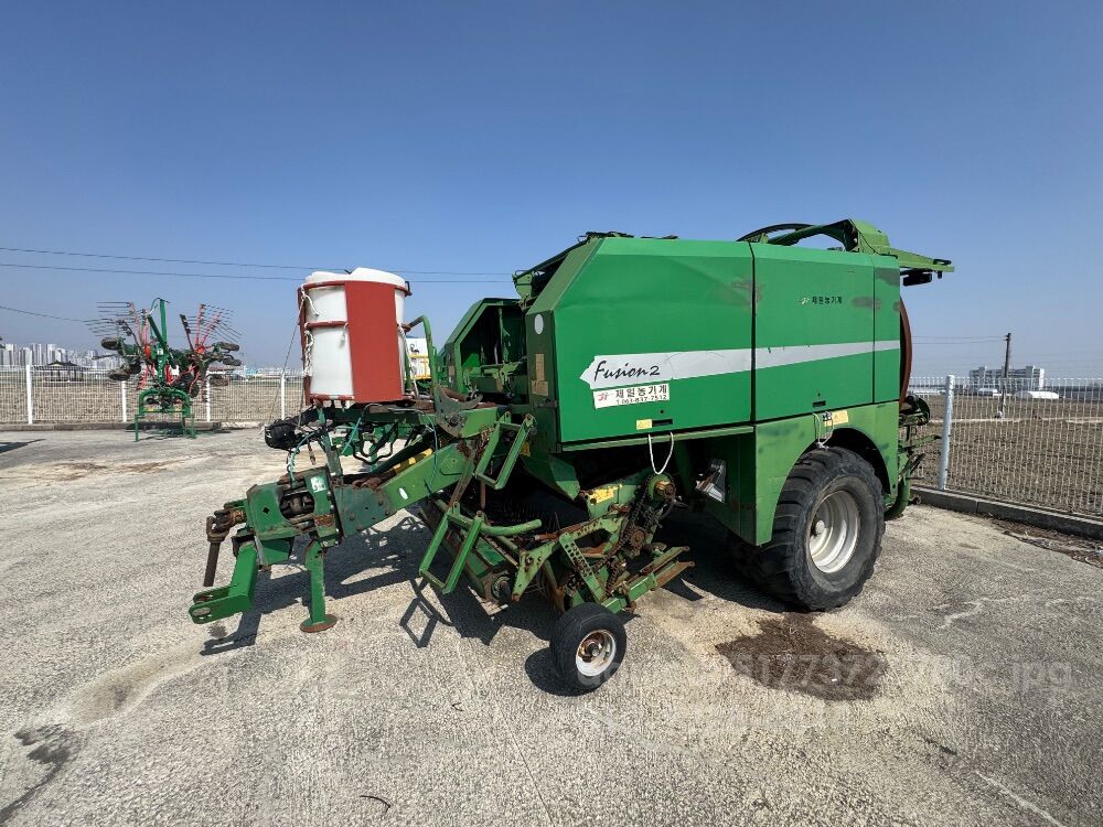 원인터내셔널 원형베일러 FUSION2