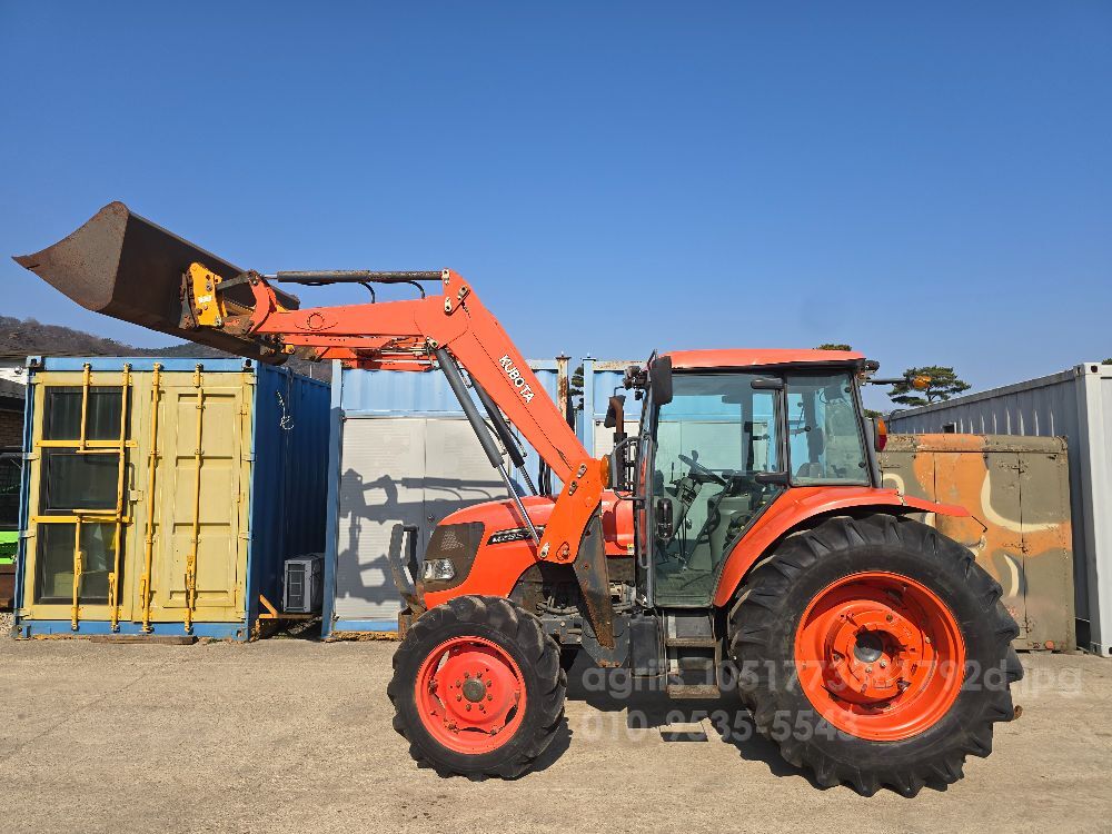 Kubota Tractor MZ957 (100hp) 뒤우측면
