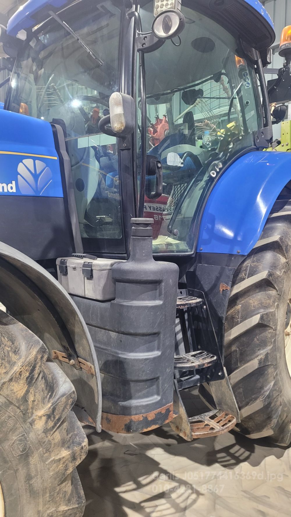 NewHolland Tractor T6070 (135hp) 뒤우측면