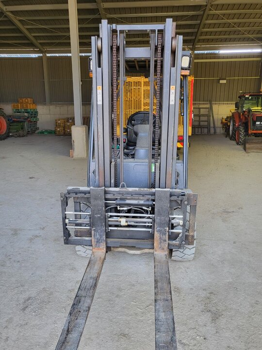  Forklift TIER4 (3톤) 앞좌측면