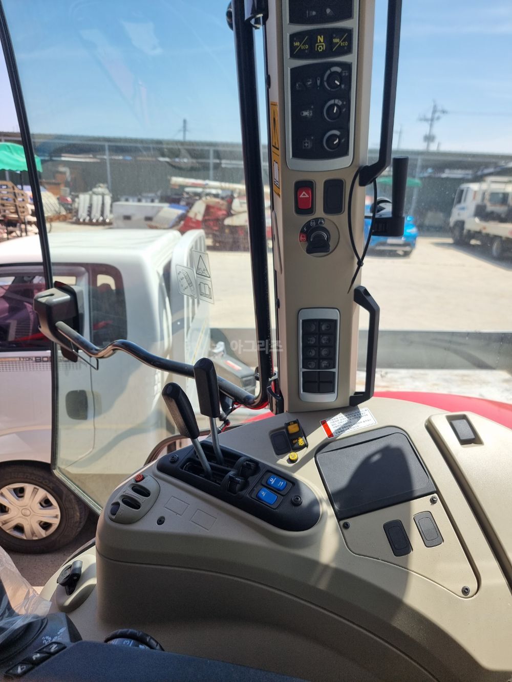 아세아 MF 트랙터 MF5711 (110마력)