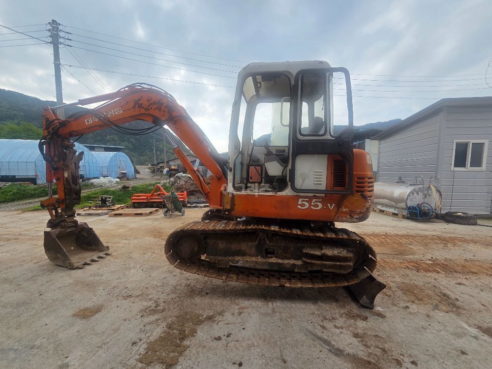  굴삭기 Solar55-v (5.25톤)