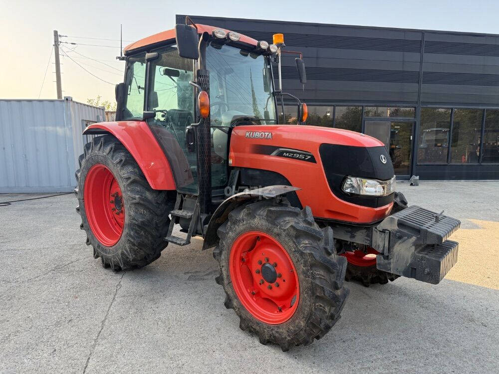 구보다 트랙터 MZ957 (100마력)