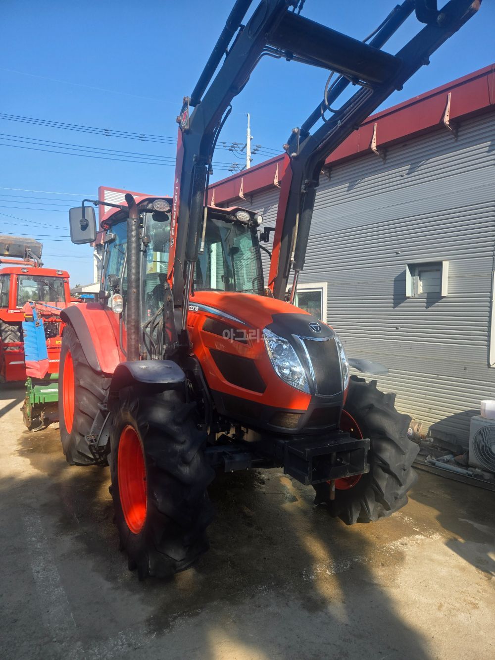 대동 트랙터 PX1300 (125마력) 뒤우측면