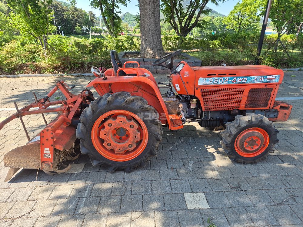 Daedong Tractor L2202-4WD (22hp)