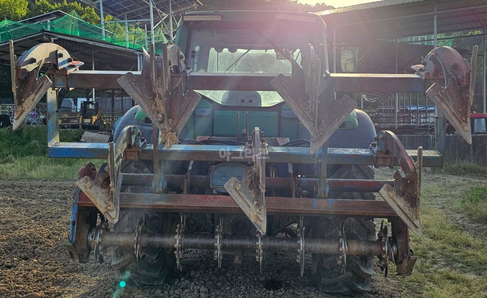 JohnDeere Tractor 6220 (90hp) 뒤우측면