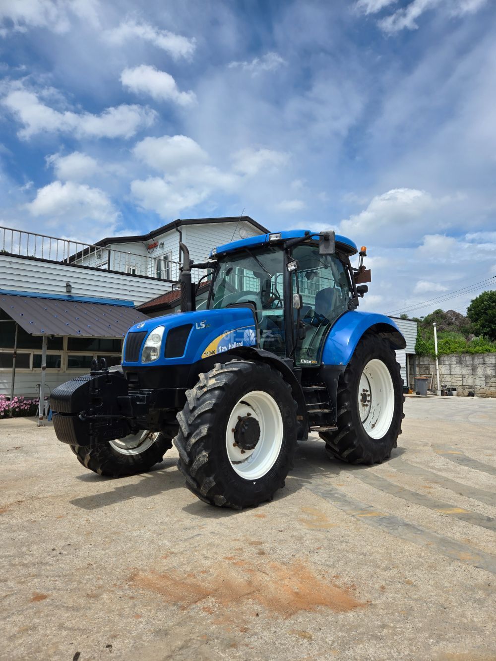 뉴홀랜드 트랙터 T6040 (120마력)