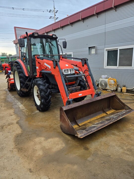 Daedong Tractor MX100 (100hp)