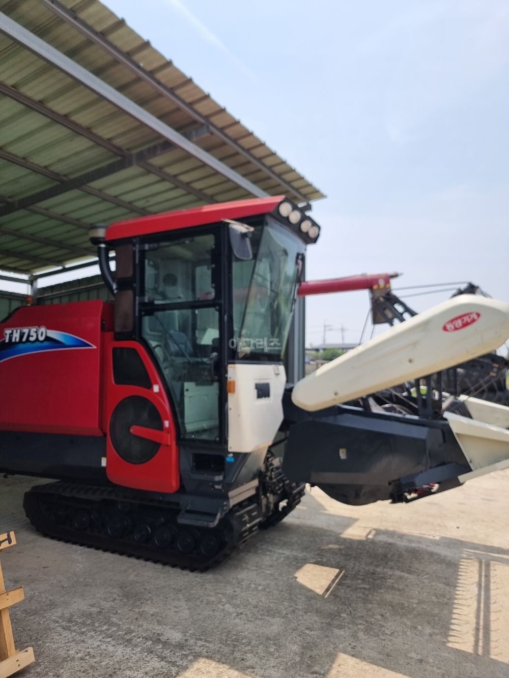 TYM Combine Harvester TH750 (보통형)