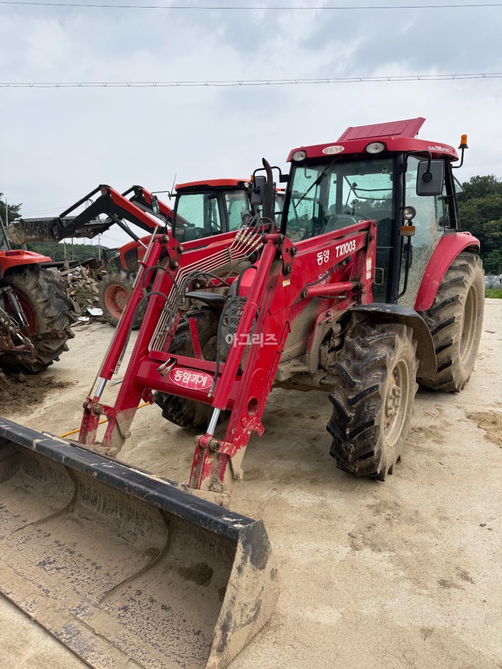 TYM Tractor TX1003 (102hp)