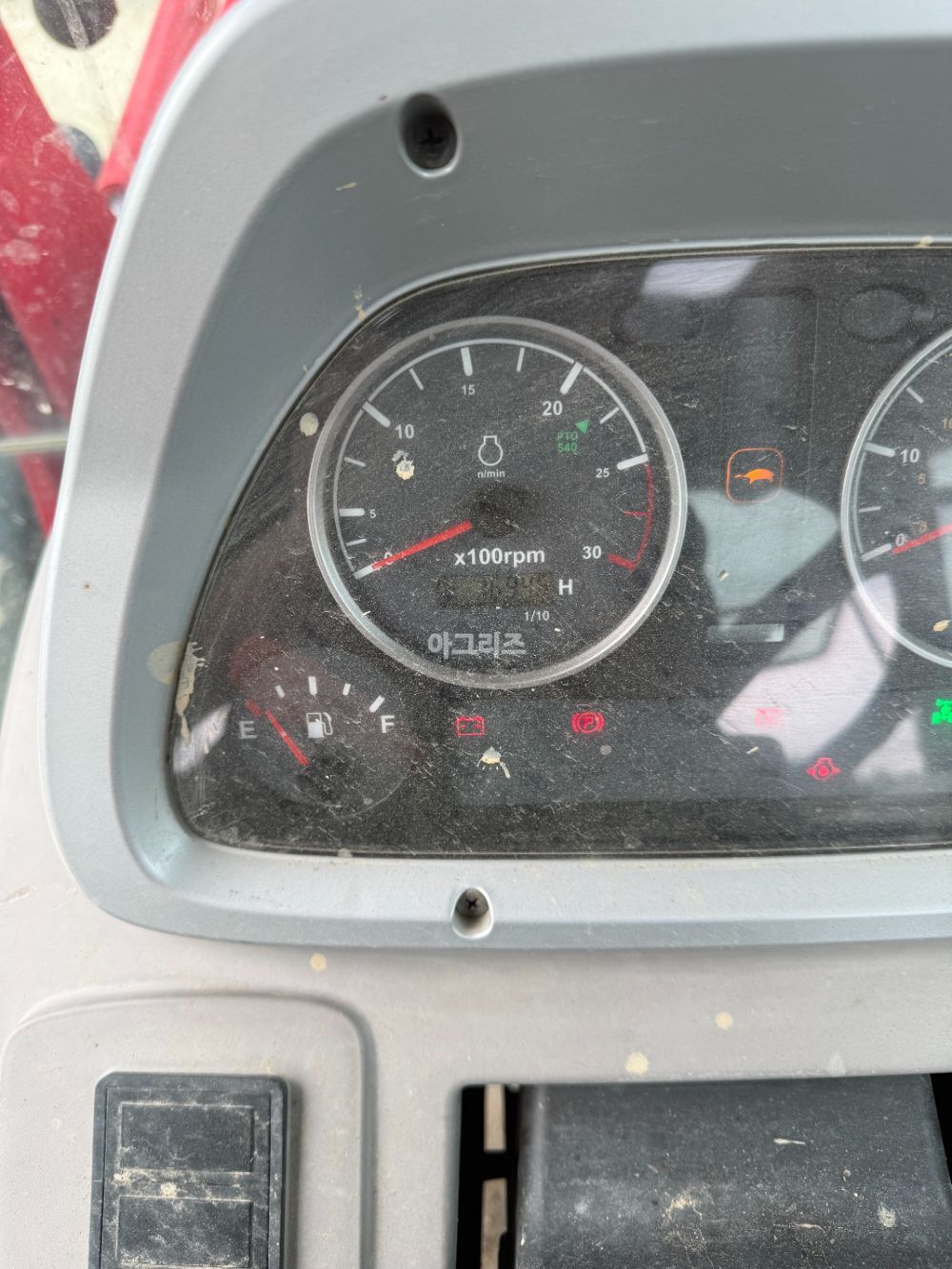 TYM 트랙터 TX1003 (102마력) 뒤우측면
