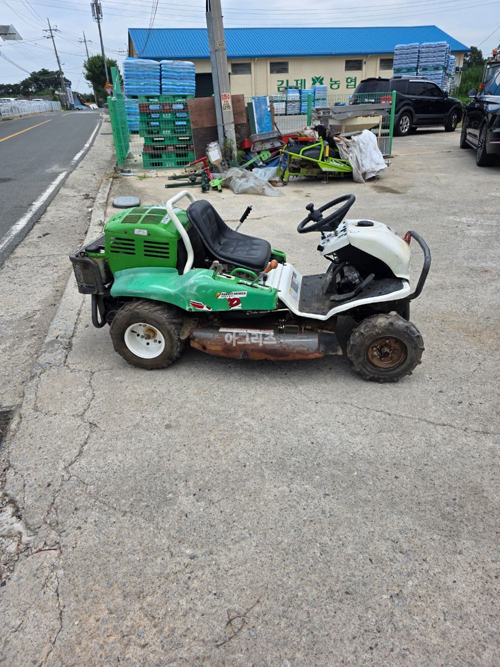  승용제초기(4WD) JP/SRM980F  뒤우측면