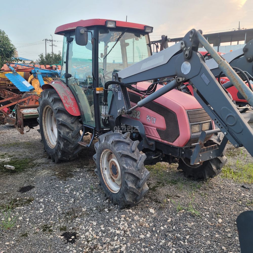 TYM 트랙터 T552 (55마력)