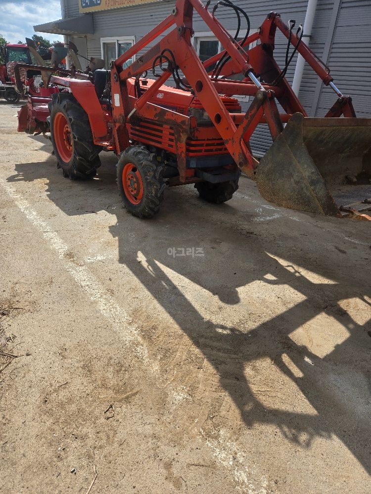 Daedong Tractor L3503-D (35hp) 뒤우측면